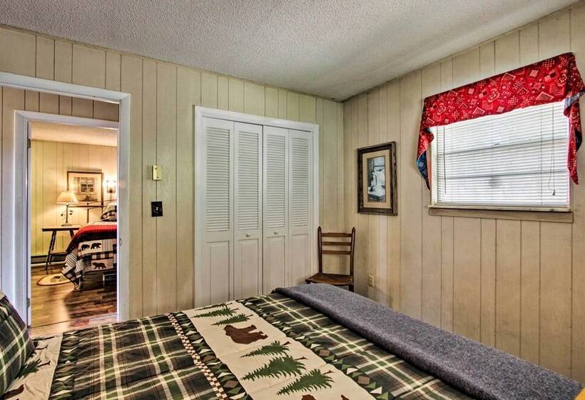 Quiet Cabin W/ Mountain Views ~ 3 Mi To Gatlinburg