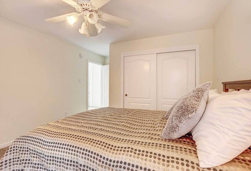 Secluded Magnolia Cottage With Pool!