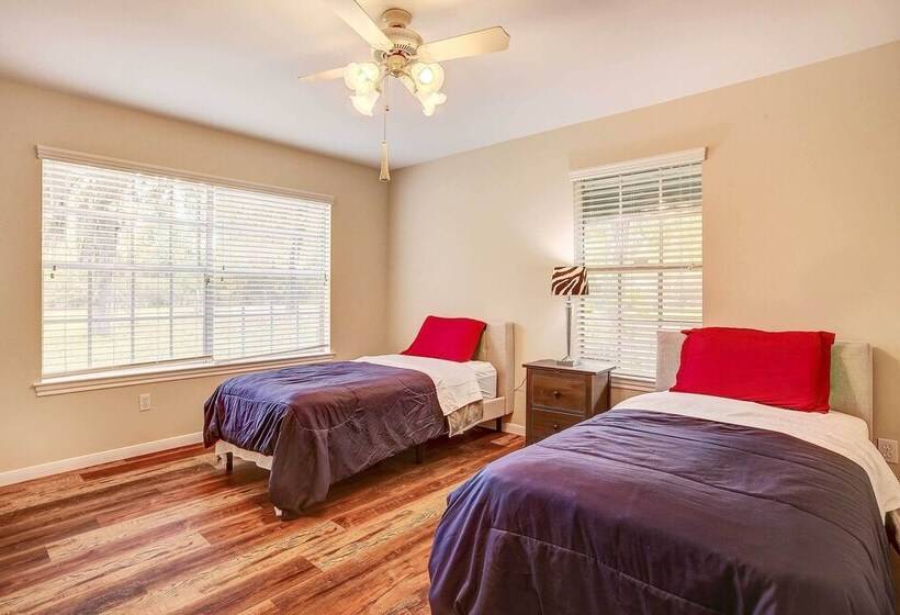 Secluded Magnolia Cottage With Pool!