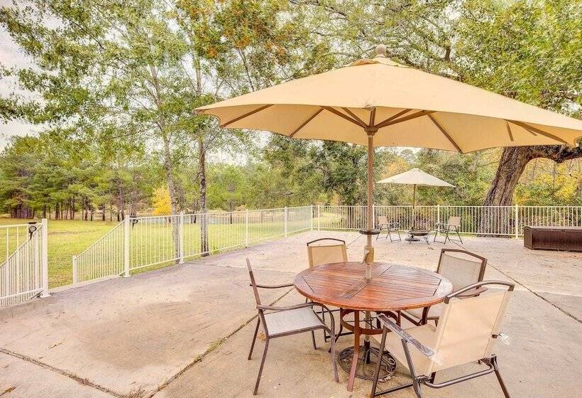 Secluded Magnolia Cottage With Pool!