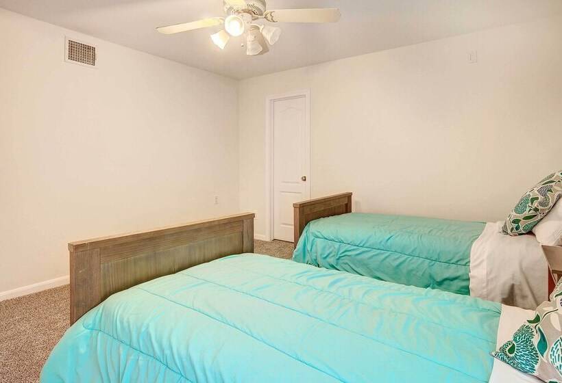 Secluded Magnolia Cottage With Pool!