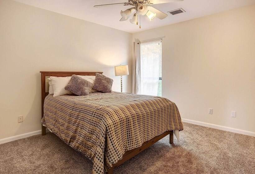 Secluded Magnolia Cottage With Pool!