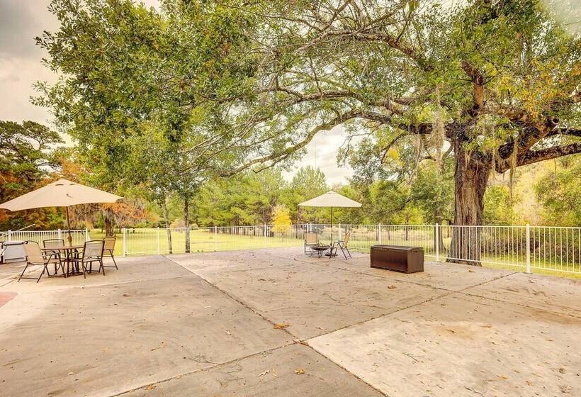 Secluded Magnolia Cottage With Pool!