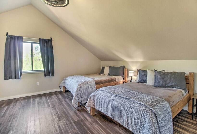 Serene Cabin: Coconino Nat L Forest View!