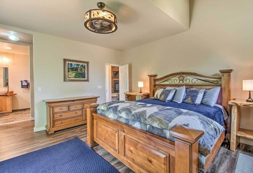 Serene Cabin: Coconino Nat L Forest View!