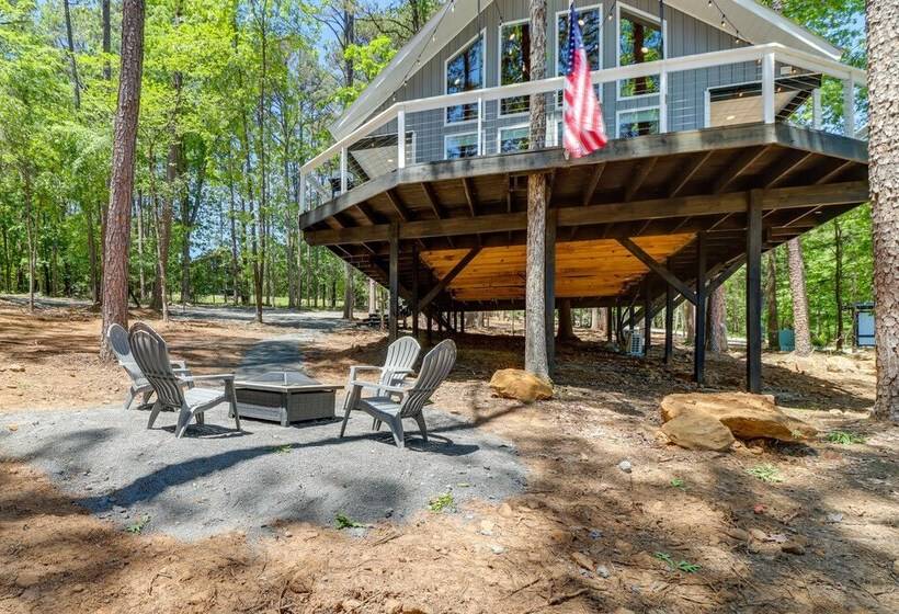 Shirley Treehouse Style Cabin W/ Lake Access!