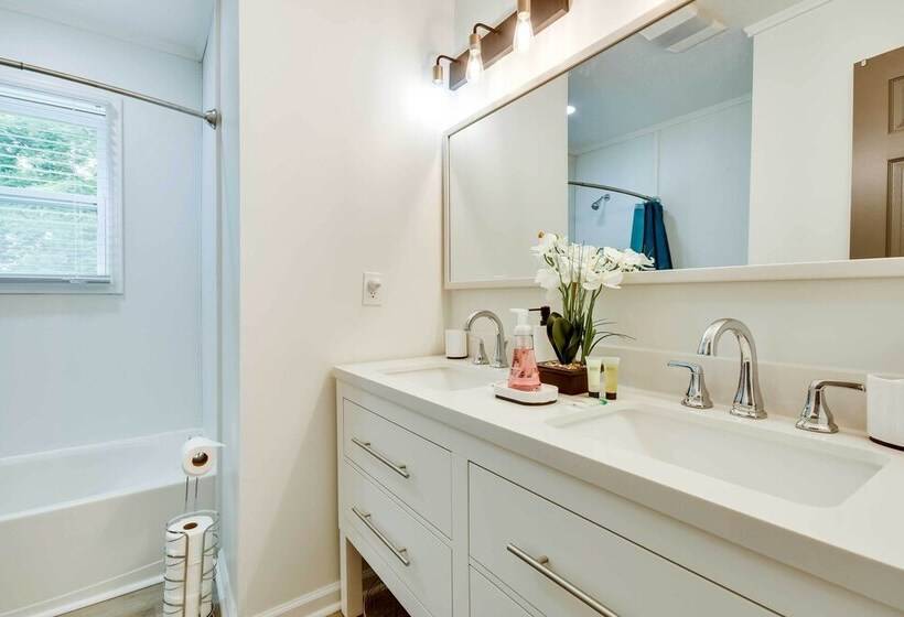 Single Story Home < 1 Mi To Tuskegee University!