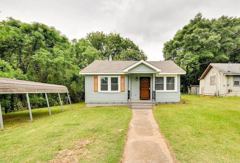 Single Story Home < 1 Mi To Tuskegee University!
