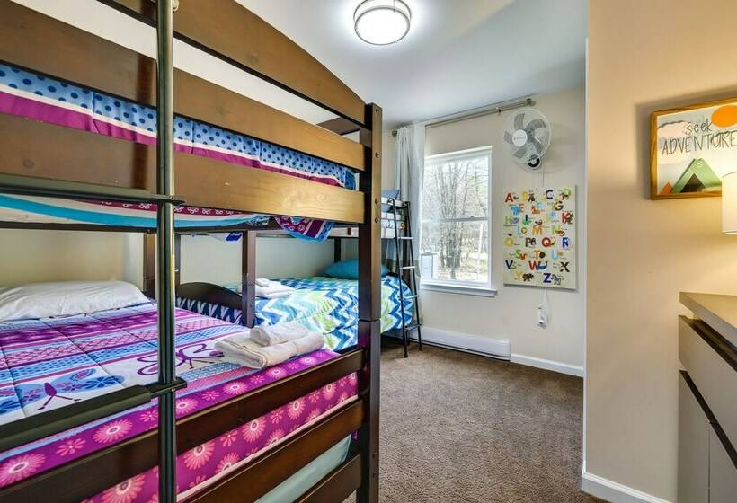 Spacious Albrightsville Home W/ Private Hot Tub!