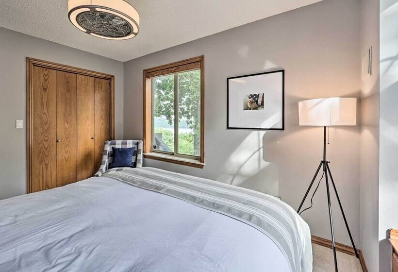 Spacious Beaver Lake Home W/ Stunning Views!