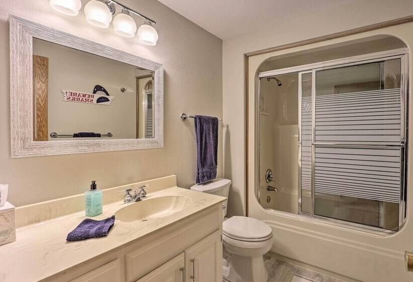 Spacious Beaver Lake Home W/ Stunning Views!