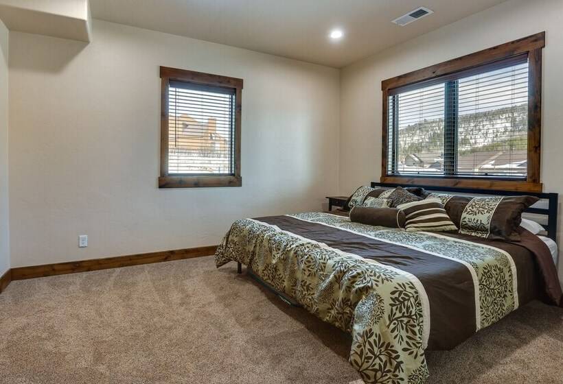 ~ 3 Mi To Granby Ranch: Spacious Cabin Home!