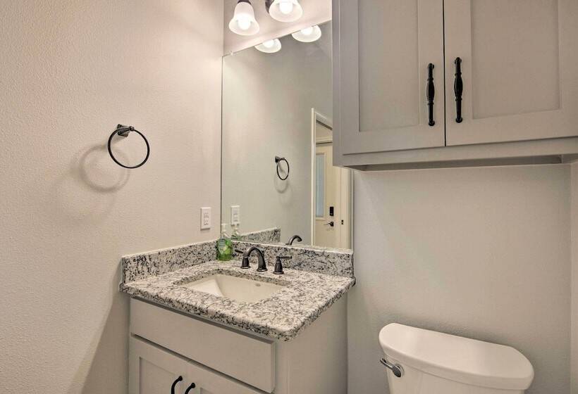 Home W/ Screened Porch   Near Toledo Bend Lake!