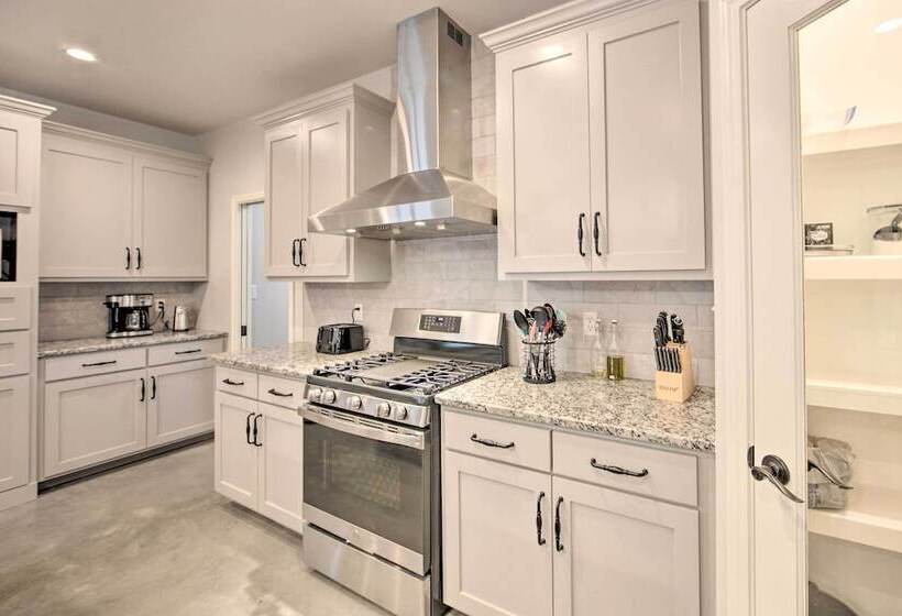 Home W/ Screened Porch   Near Toledo Bend Lake!