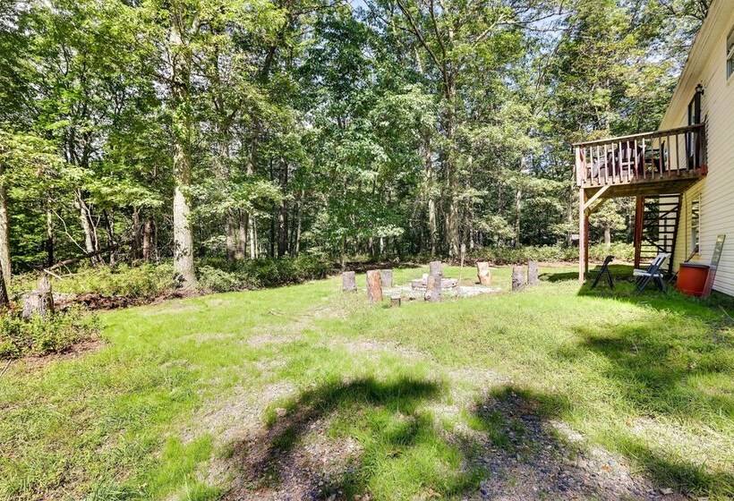 Spacious Home W/ Pool Table & Deck   Near Casino!