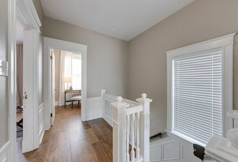 Spacious Home W/ Yard ~ 4 Mi To Downtown St Louis!