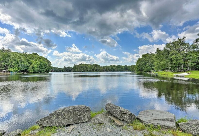 Spacious Lake Ariel Home W/ Deer Lake Beach Access