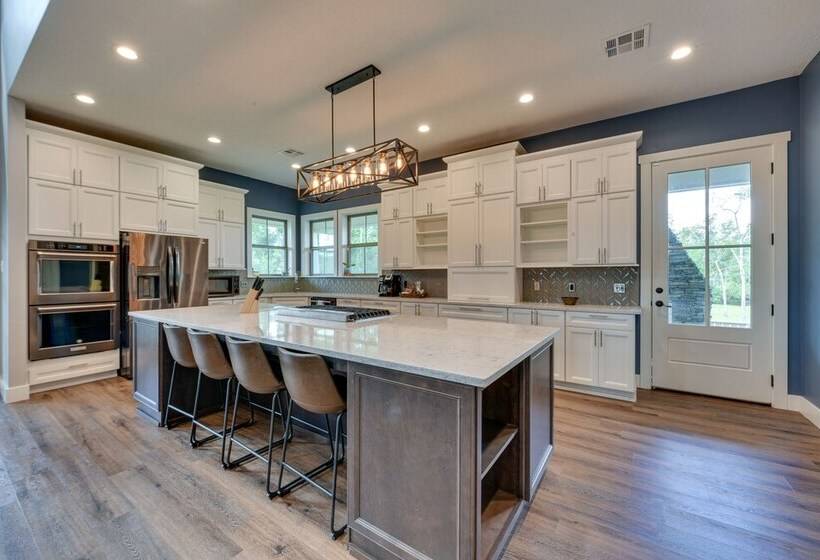 Spacious Lake Charles Craftsman   Pet Friendly!