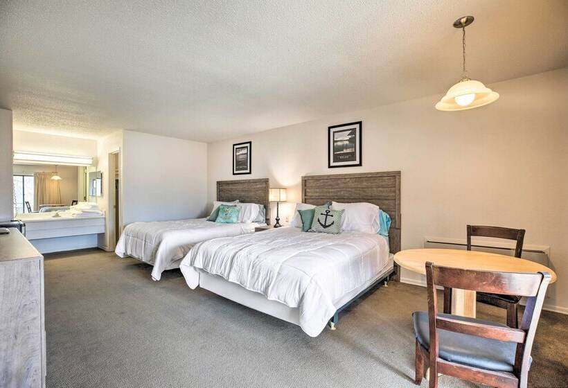 Resort Perks: Spacious Lake Of The Ozarks Home