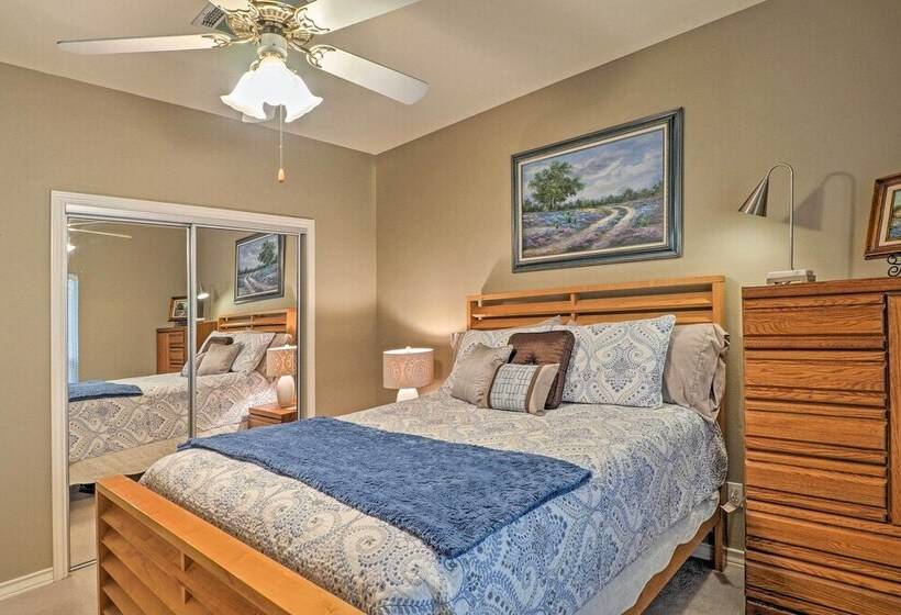 Round Rock Lakefront Home W/ Water Toys & Fire Pit