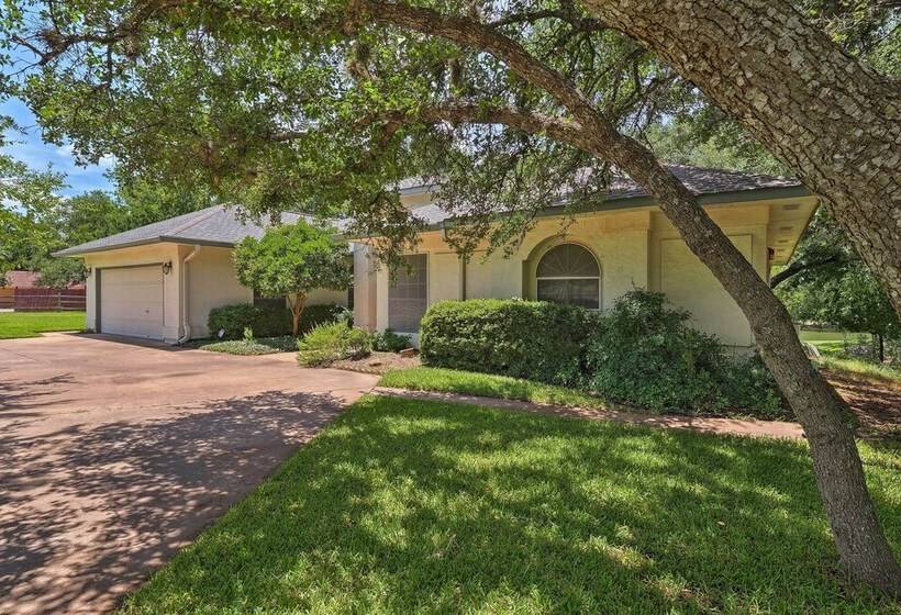 Round Rock Lakefront Home W/ Water Toys & Fire Pit
