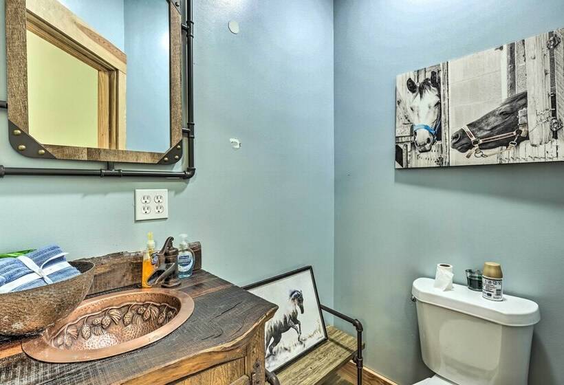 Spacious Lineville Home W/ Deck + Mtn Views!