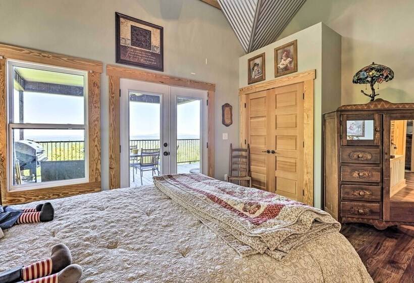 Spacious Lineville Home W/ Deck + Mtn Views!