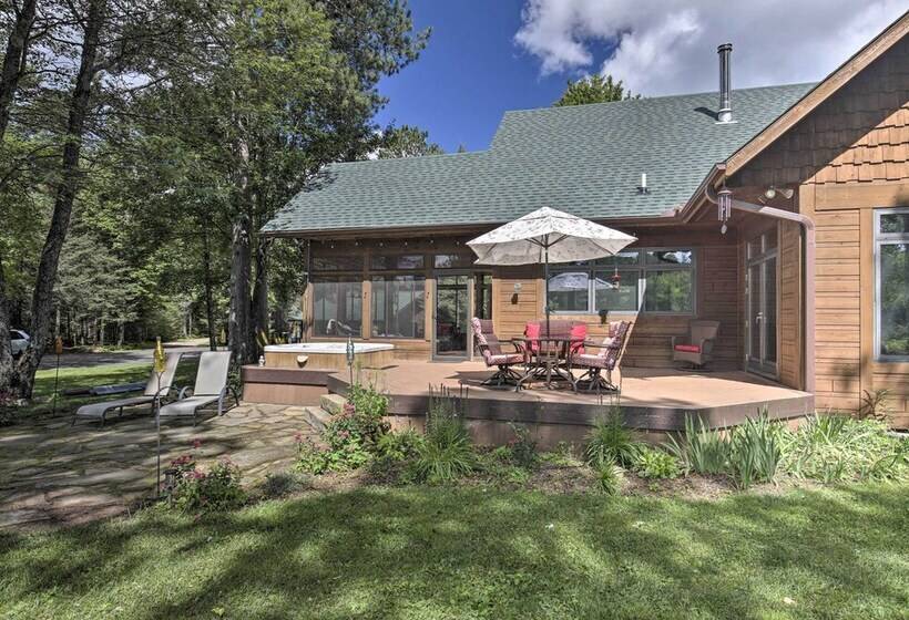 Spacious Riverfront Escape W/ Private Hot Tub