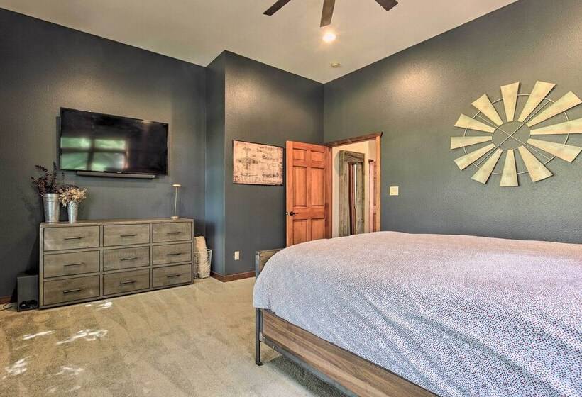 Spacious Riverfront Escape W/ Private Hot Tub