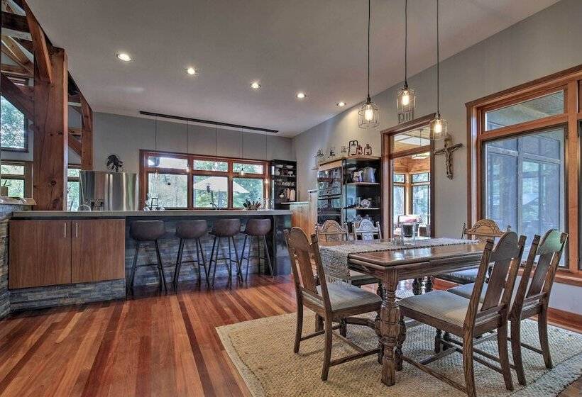 Spacious Riverfront Escape W/ Private Hot Tub