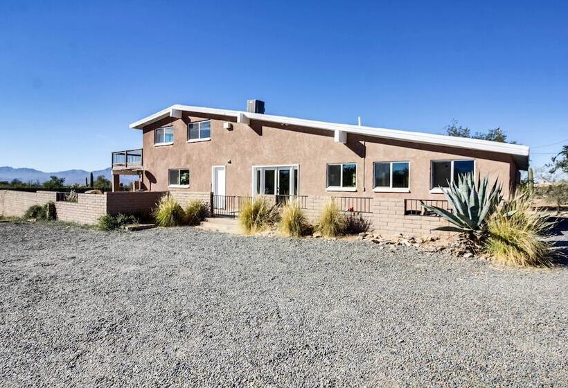 Spacious Tucson Retreat W/ Deck, Patio + Yard