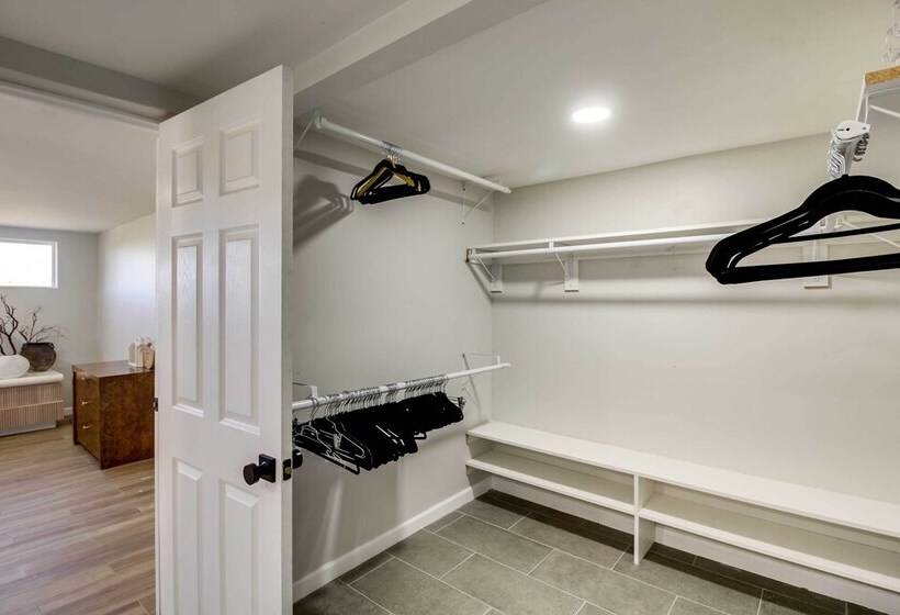 Spacious Tucson Retreat W/ Deck, Patio + Yard