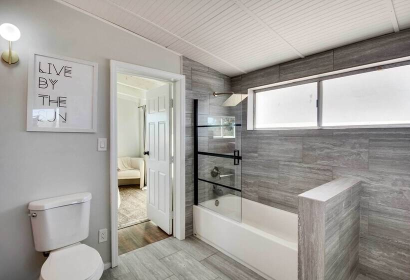 Spacious Tucson Retreat W/ Deck, Patio + Yard