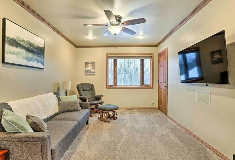 Spacious Wasilla Home  3 Mi To Downtown!