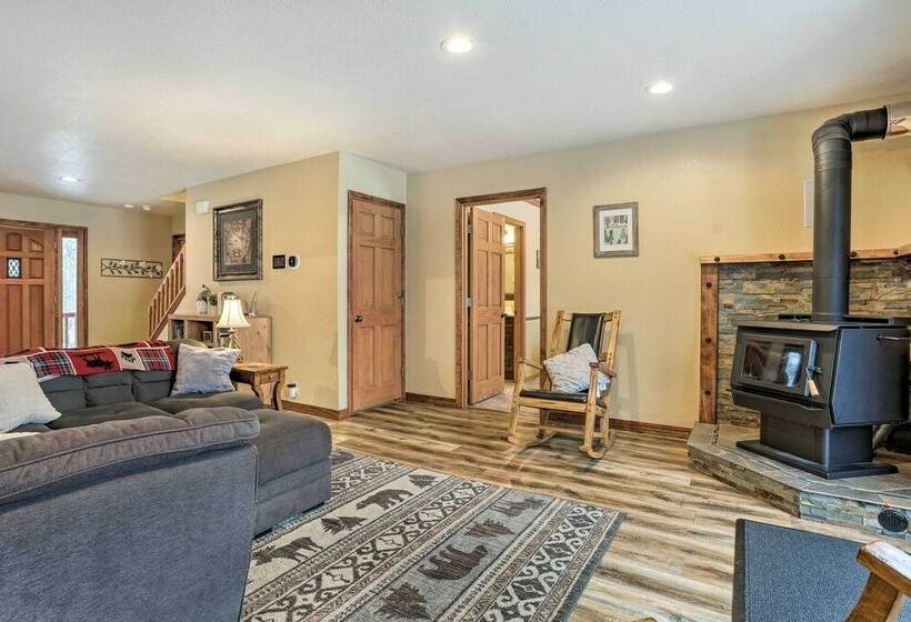Spacious Wasilla Home  3 Mi To Downtown!