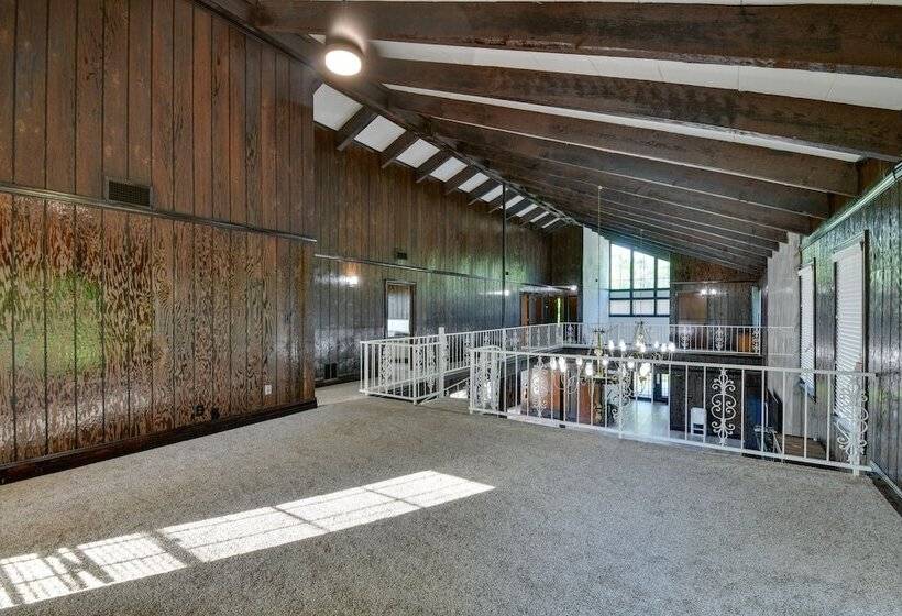 Private Pool: Pilot Point Home On 45 Acres