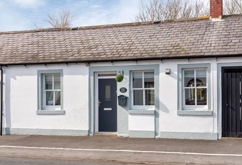 Stunning 1 Bed Cottage Near Carlisle With Hot Tub