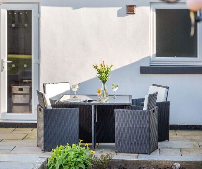 Stunning 1 Bed Cottage Near Carlisle With Hot Tub