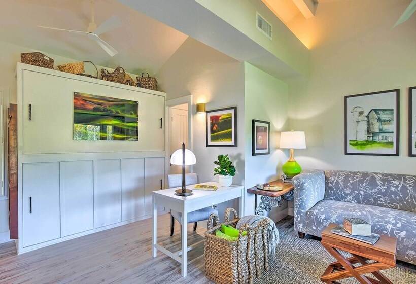 Stunning Willis Cottage On 12 Acres Of Land!