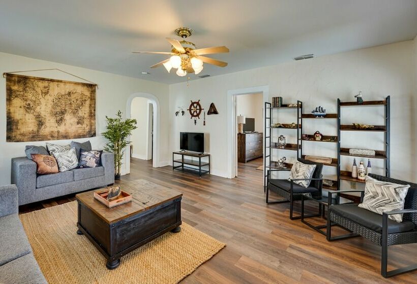 Stylish Aransas Pass Vacation Home Rental!
