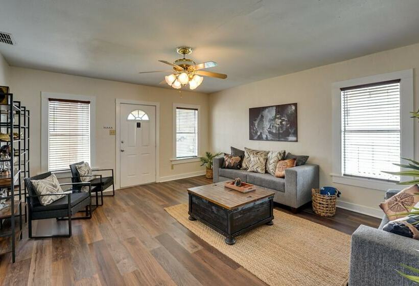 Stylish Aransas Pass Vacation Home Rental!