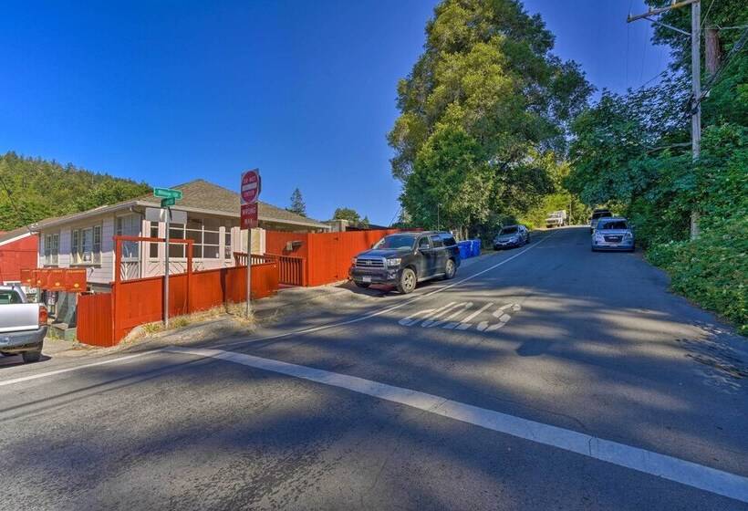 Sun Dappled Retreat: Walk To Restaurants!