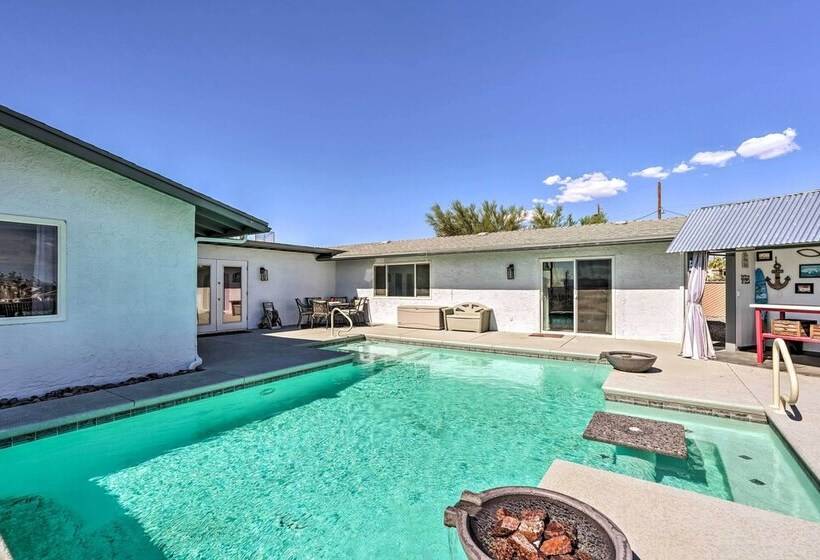 Sunny Lake Havasu City Abode W/ Pool & Grill!