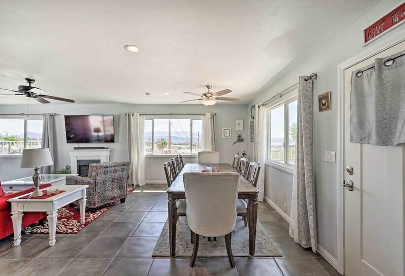 Sunny Lake Havasu City Abode W/ Pool & Grill!