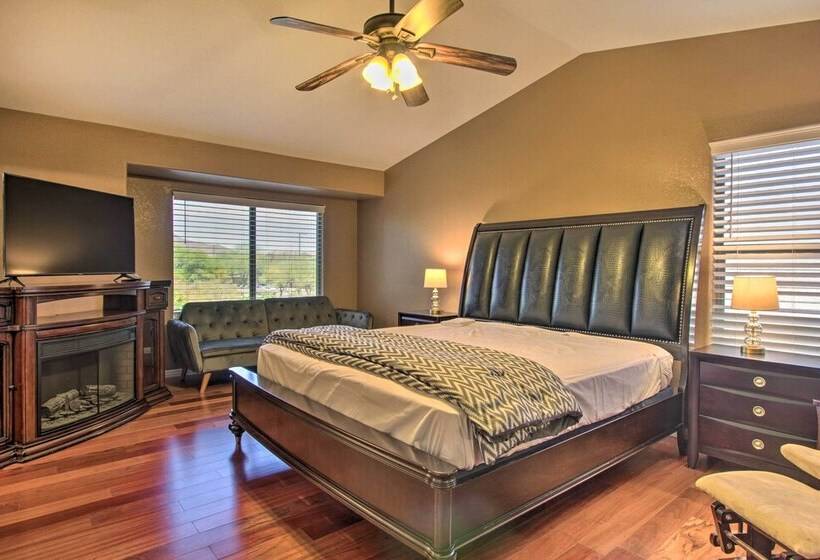 Sunny Phoenix Abode W/ Pool, Grill & Fire Pit