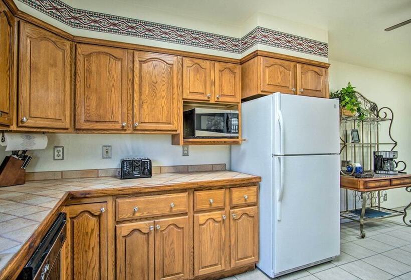 Sunny Tucson Home W/ Patios On 5 Acres!