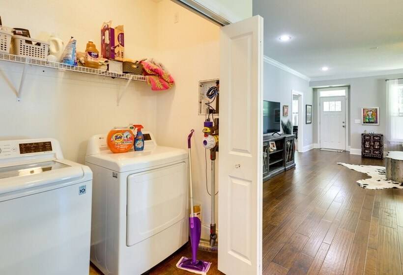 Tallahassee Vacation Home W/ Lanai Near Downtown