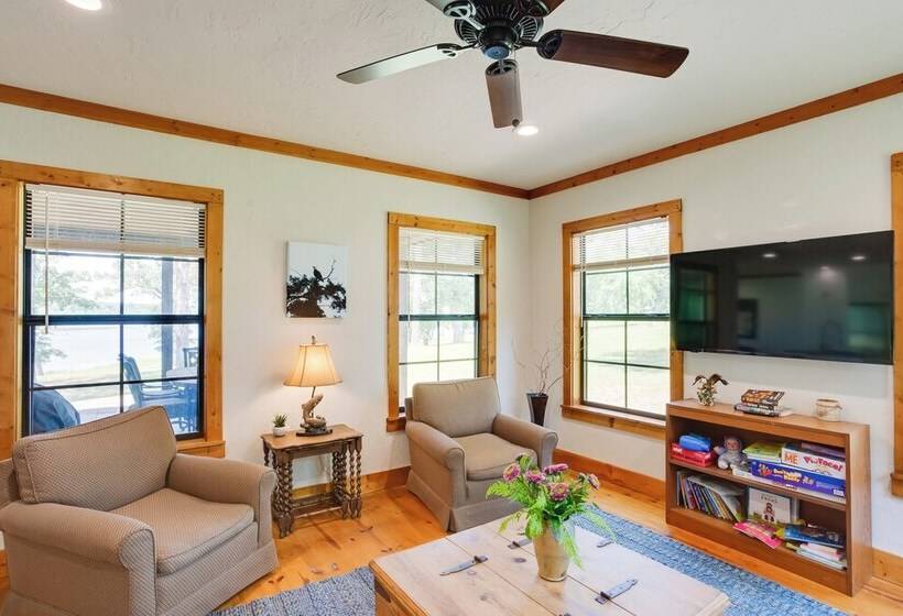 The Bird Cabin Peaceful Refuge In East Texas