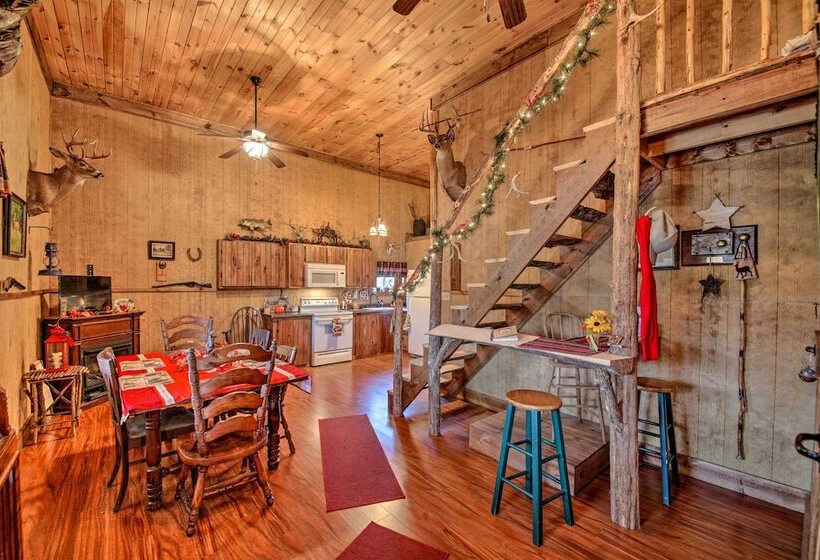 The Bovard Lodge  Rustic Cabin Near Ohio River!