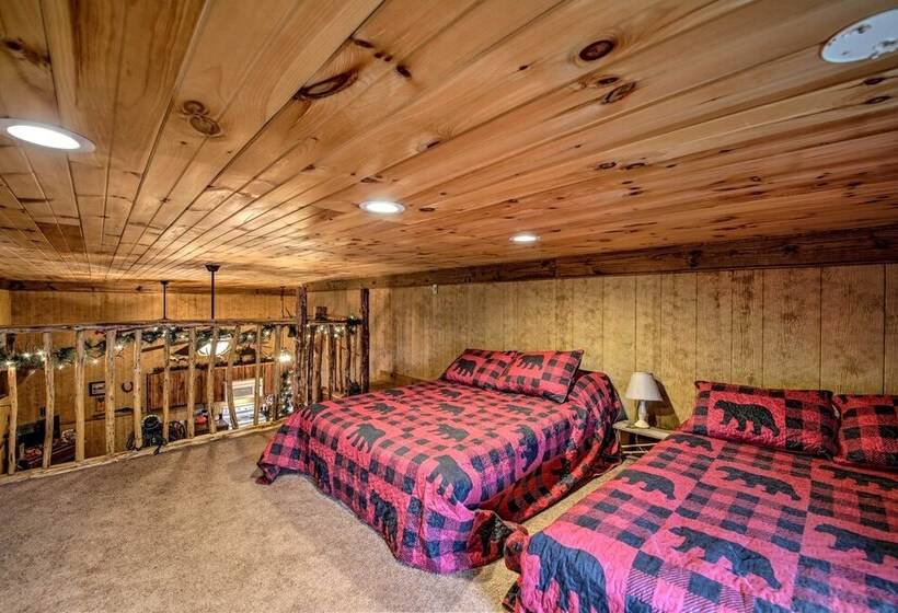 The Bovard Lodge  Rustic Cabin Near Ohio River!